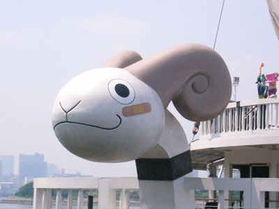 メリーの絆創膏も健在です。